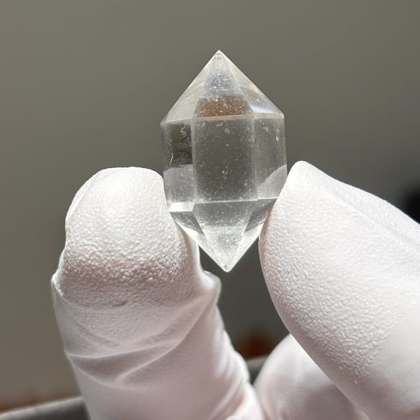 Well-Formed DT Quartz Yunnan 2.5 cm — detail view