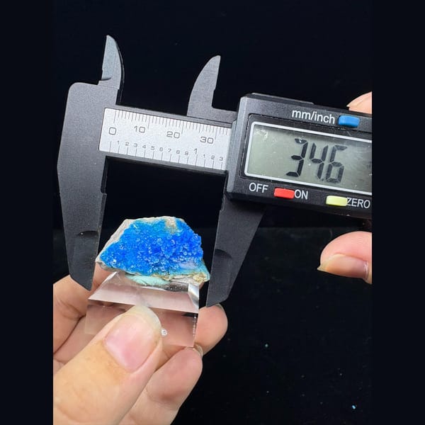 Electric blue allophane plate from Qinglong — complete view