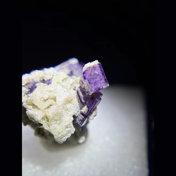Purple fluorite with muscovite from Yaogangxian — complete view