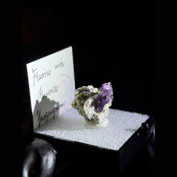 Purple fluorite with muscovite from Yaogangxian — detail view