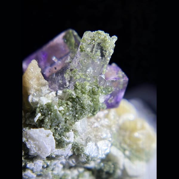 Fluorite with bismuthinite from Yaogangxian — detail view