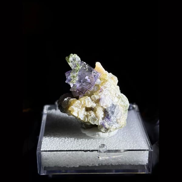 Fluorite with bismuthinite from Yaogangxian — detail view