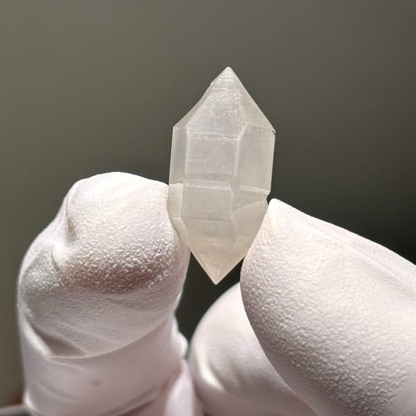 White etched dt Yunnan 2.5 cm — complete view