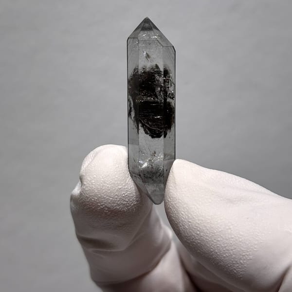 Dt quartz Yunnan 4.0 cm — complete view