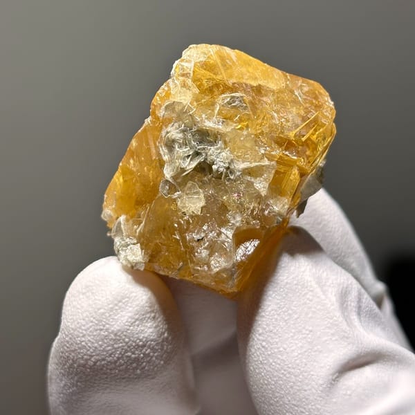 Xuebaoding scheelite with mica 3.2 cm — detail view