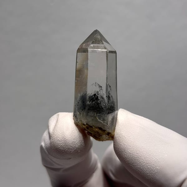 Jinkouhe quartz point 4.0 cm — complete view