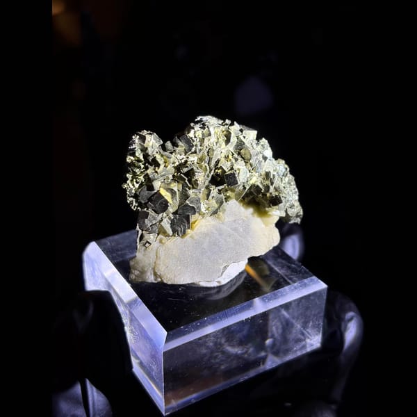 Pyrite on zoned tabular barite from Morocco — alternate view