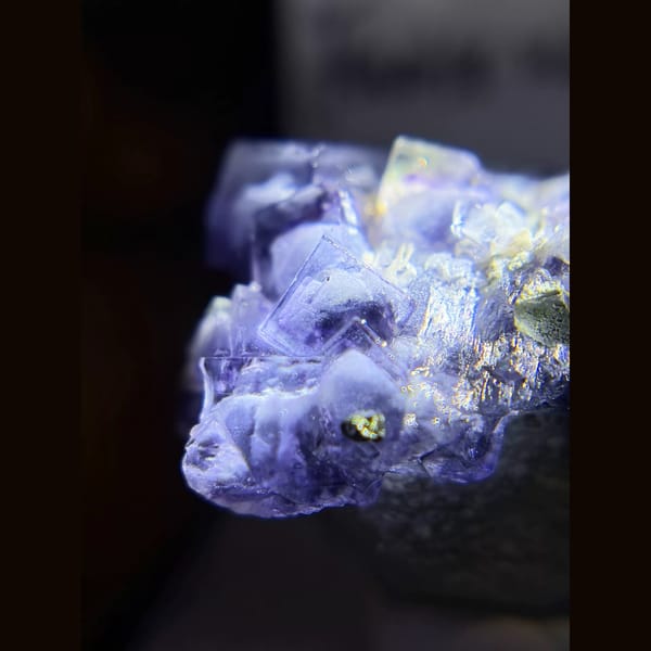 Blue-violet fluorite on quartz from Piaotang — alternate view