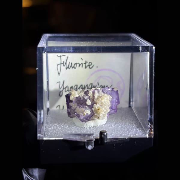 Pale purple fluorite with muscovite from Yaogangxian — detail view