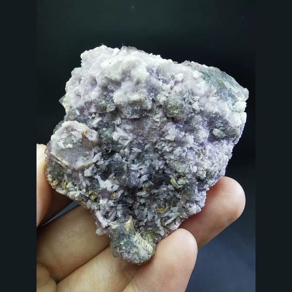 Green fluorite cluster — alternate view