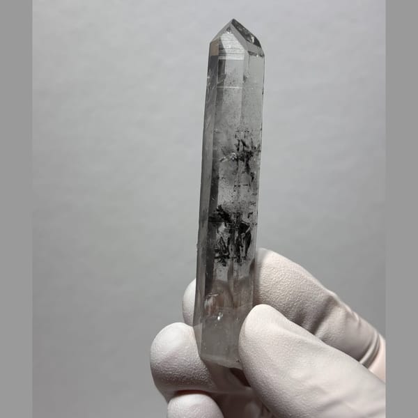 Jinkouhe quartz floater 8.5 cm — alternate view