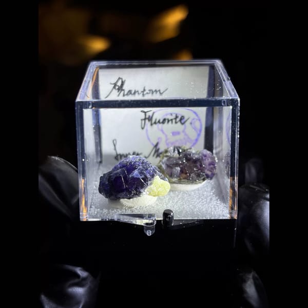Pair of phantom fluorites from Yindu — alternate view