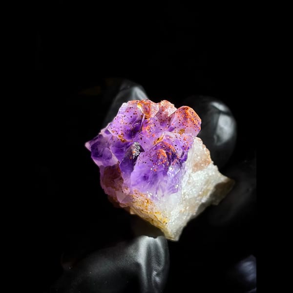 Amethyst with hematite from Thunder Bay — complete view