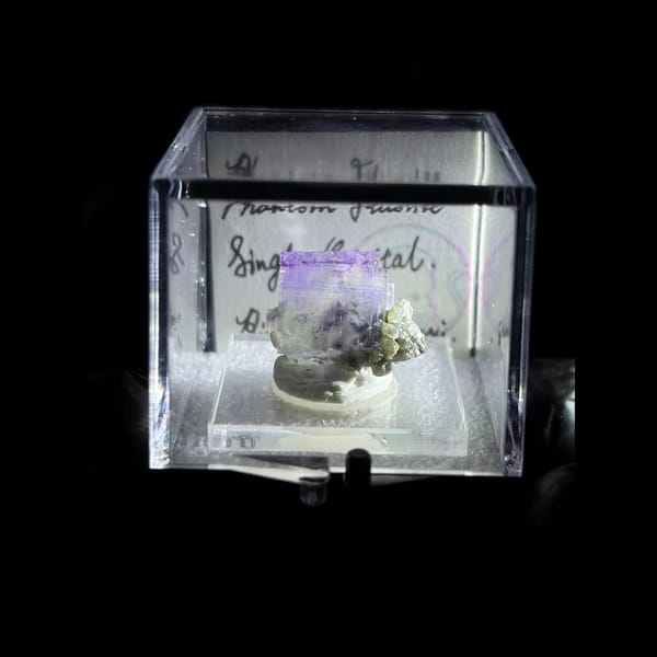 Purple phantom fluorite crystal from Piaotang — detail view