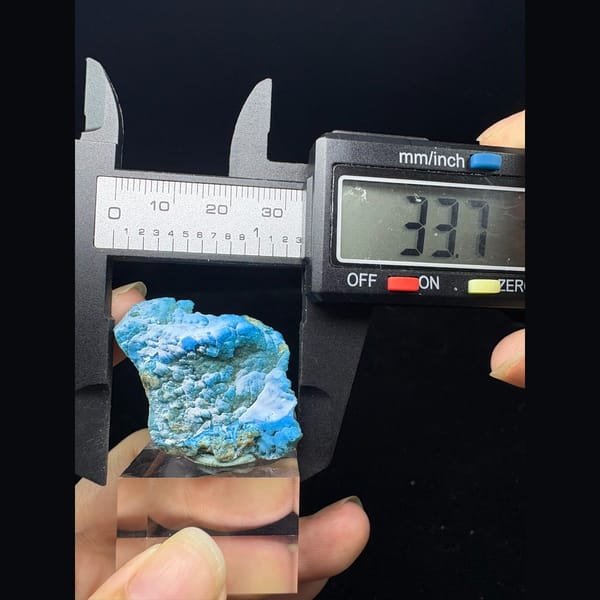 Cyan blue allophane wave from Qinglong — alternate view