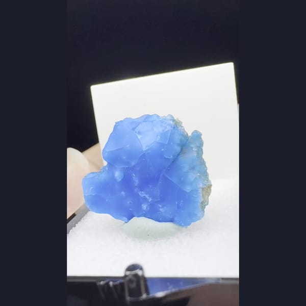 Vivid blue allophane thumbnail from Qinglong — detail view