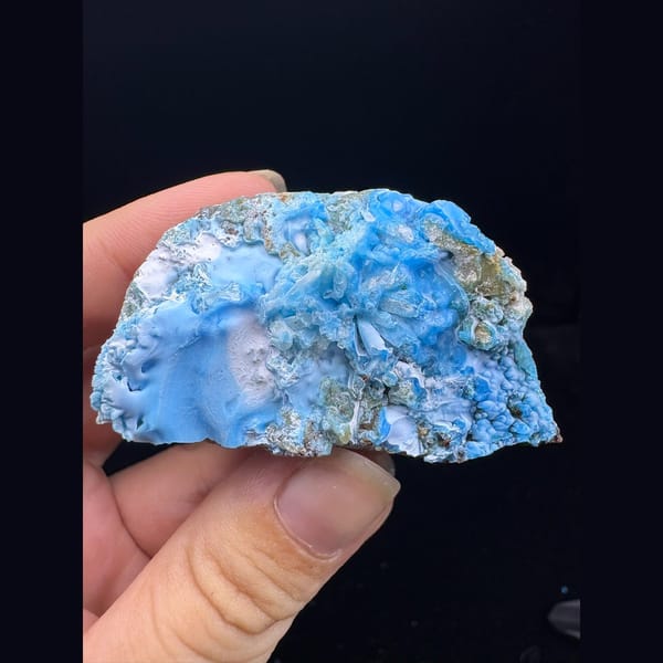 Dome of mottled blue allophane from Qinglong — complete view