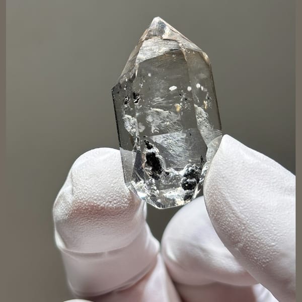 Flowing-Sand DT Quartz Yunnan 3.7 cm — complete view