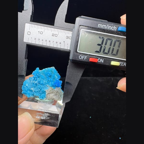 Jagged sparkling blue allophane from Qinglong — alternate view