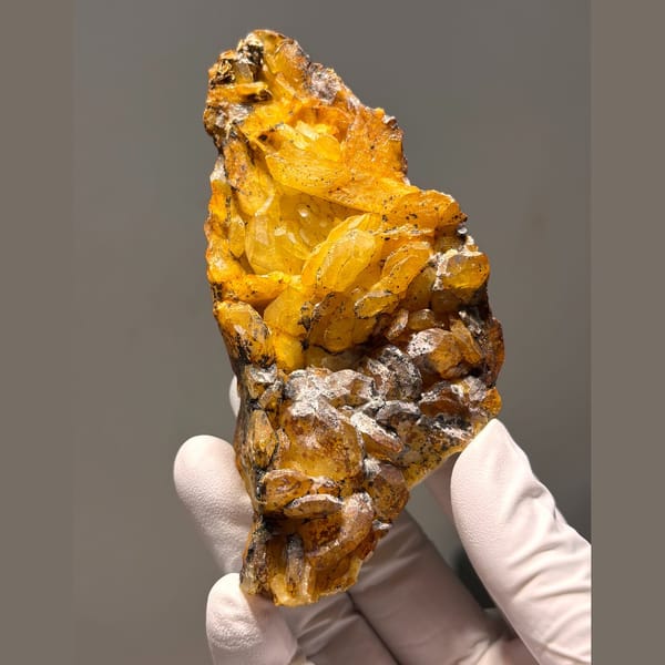Xuebaoding aquamarine 10.2 cm — detail view