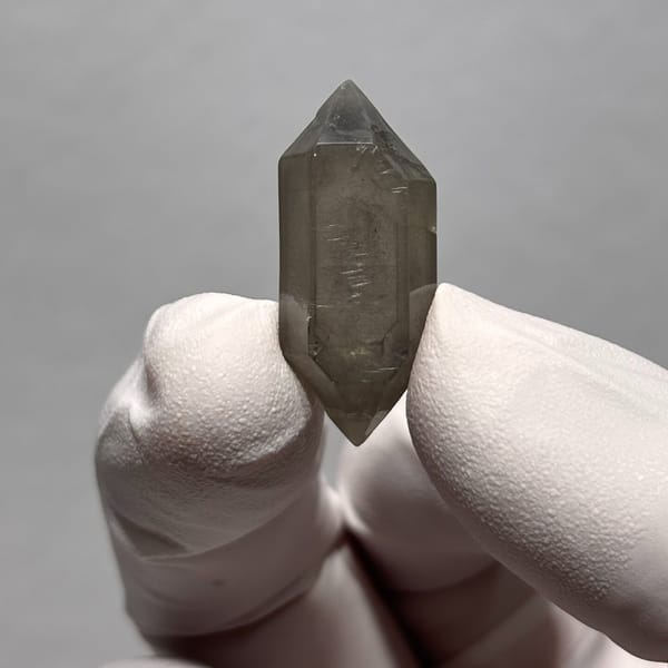 Water-Worn Sketch DT Quartz Yunnan 2.9 cm — complete view
