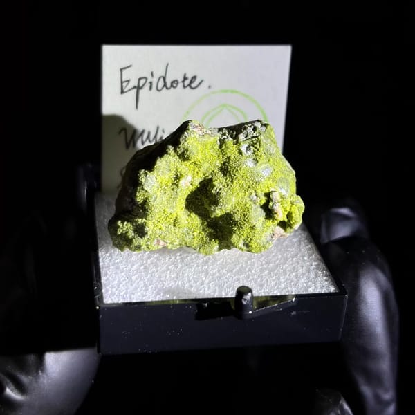 Epidote on Feldspar Wulian Shandong in 3.4 cm box — complete view