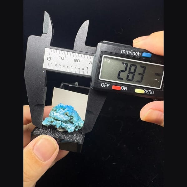 Bubbly neon cyan allophane from Qinglong — alternate view