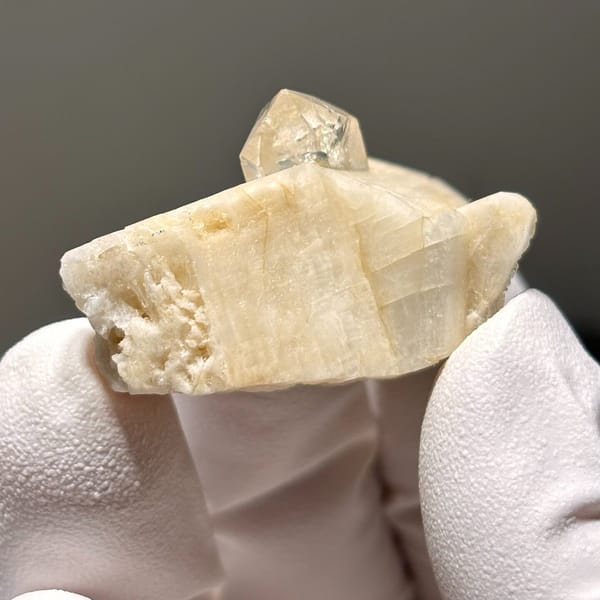 Xuebaoding quartz with feldspar — alternate view