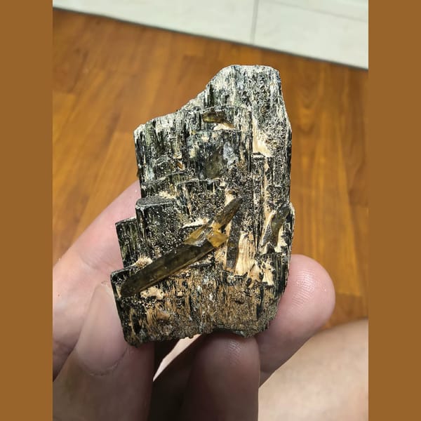 Sparkling hedenbergite cluster with quartz — alternate view