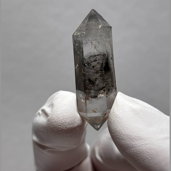 Flowing-Sand DT Quartz Yunnan 4.0 cm — detail view