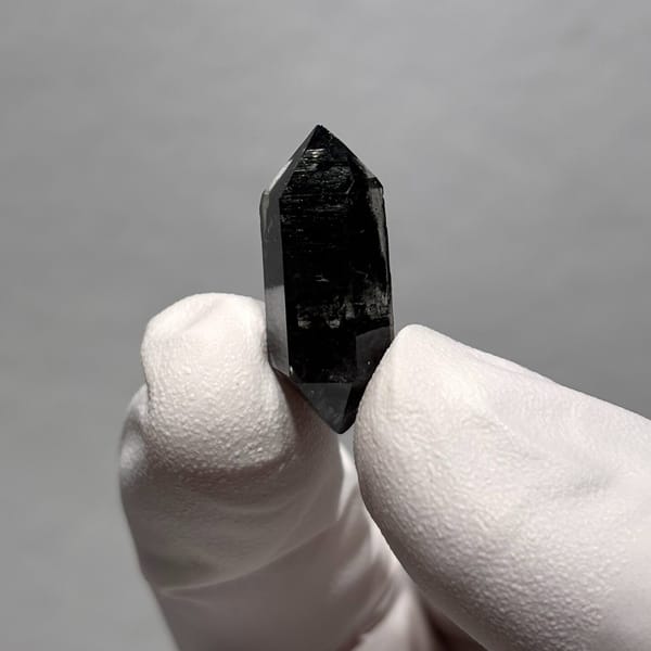 Dt quartz Yunnan 2.3 cm — complete view