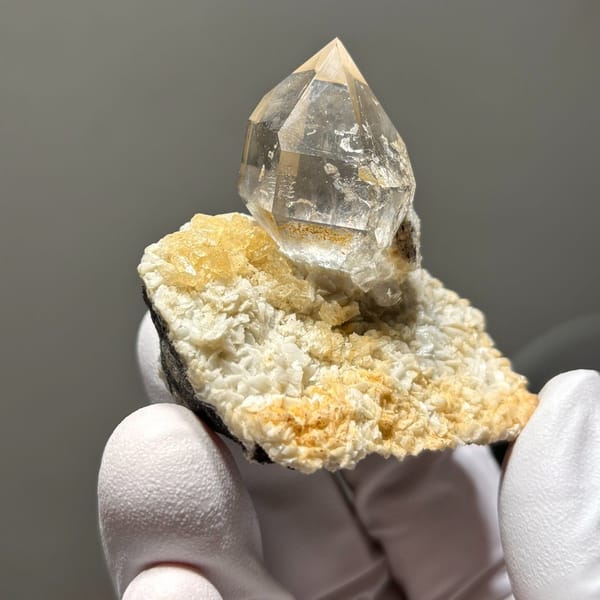 Sparkle Quartz Crystal Yunnan 4.6 cm — complete view