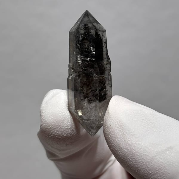Dt quartz Yunnan 3.8 cm — complete view