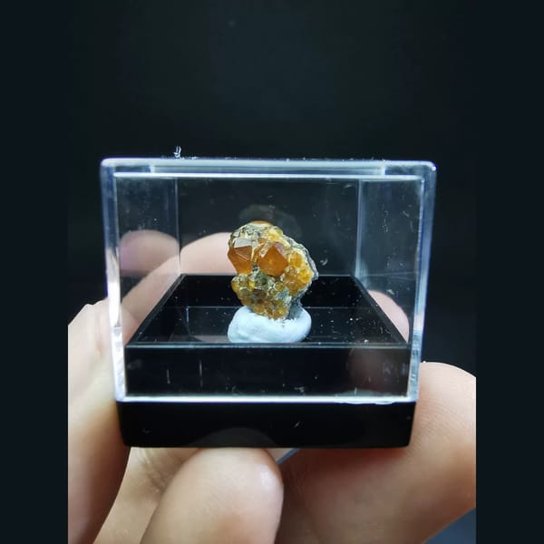 Orange Fanta garnet from Fujian — alternate view