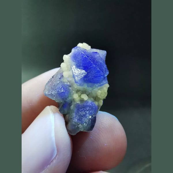 Octahedral blue-green fluorite — alternate view