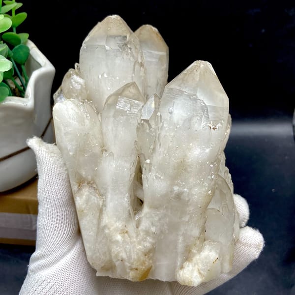 Large white quartz point cluster from Guangdong — detail view