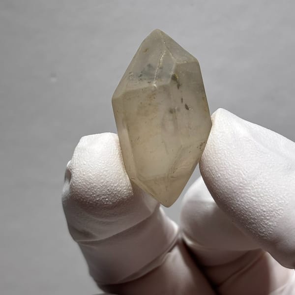 Water-Worn Sand DT Quartz Yunnan 3.4 cm — complete view