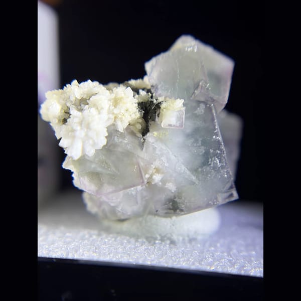 Porcelain fluorite with purple rim from Yaogangxian — alternate view