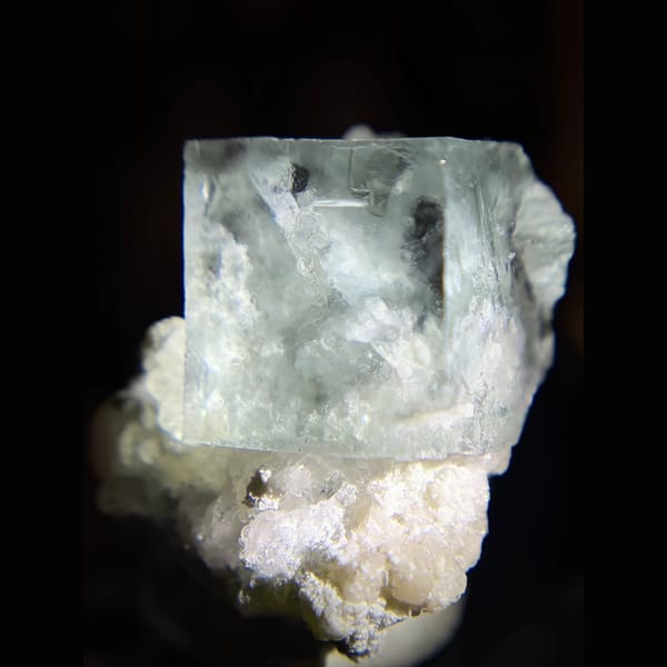 Mint-green cubic fluorite on quartz from Daguishan — alternate view