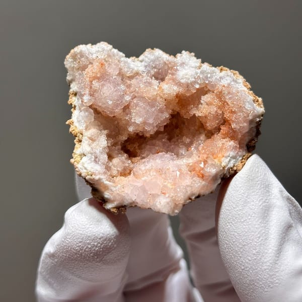 Rose Quartz Geode Argentina 4.0 cm — complete view
