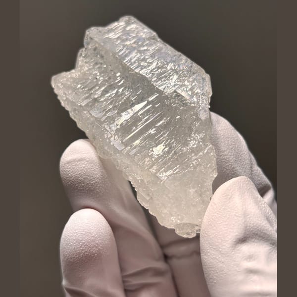 Skeletal Quartz Floater Jinkouhe 6.5 cm — alternate view