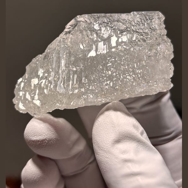 Skeletal Quartz Floater Jinkouhe 6.5 cm — alternate view