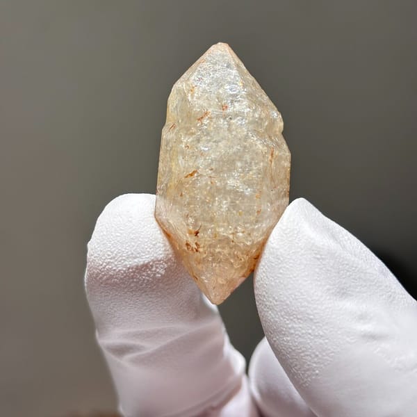Burst-Crystal Quartz Yunnan 3.7 cm — alternate view