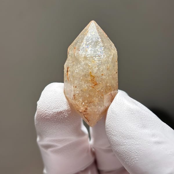 Burst-Crystal Quartz Yunnan 3.7 cm — detail view