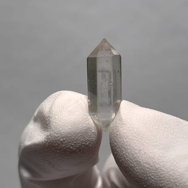 Dt quartz Yunnan 2.2 cm — complete view