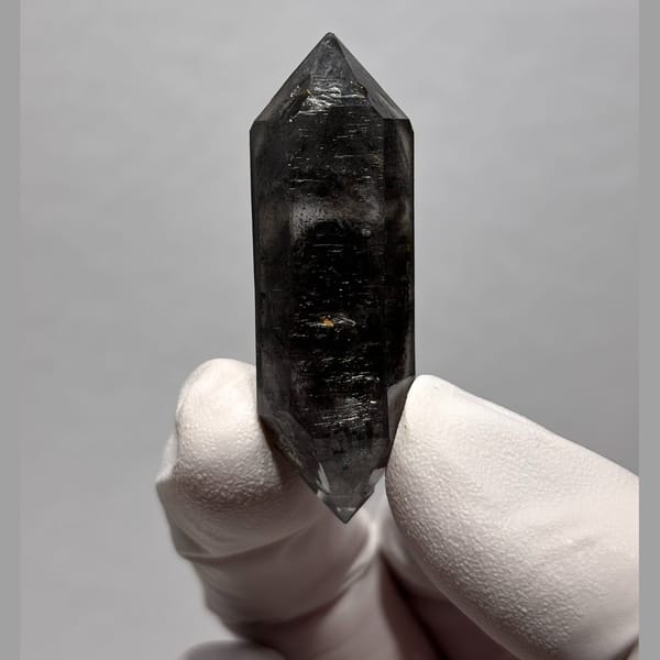 Dt quartz Yunnan 4.9 cm — complete view