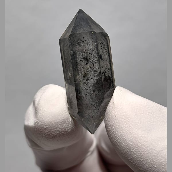 Marked Sparkle Quartz Yunnan 3.6 cm — complete view