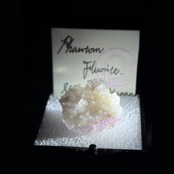 Purple phantom fluorite on quartz from Shangbao — complete view