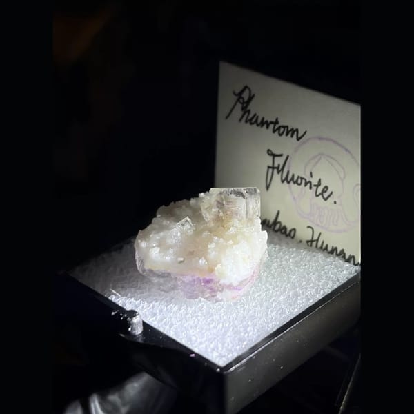 Purple phantom fluorite on quartz from Shangbao — alternate view