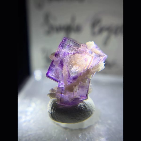 Purple stepped fluorite with muscovite from Yaogangxian — detail view